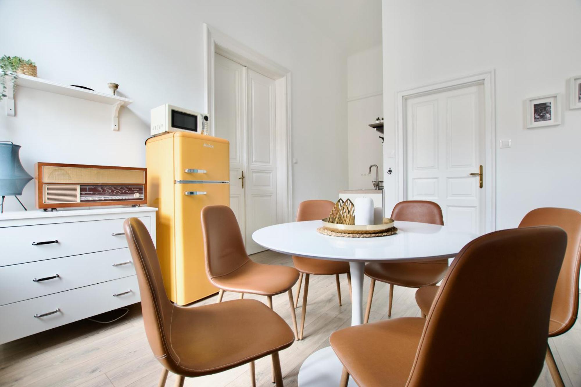 By Hi5 Apartments- Erzsebet 44 Apartamento Budapeste