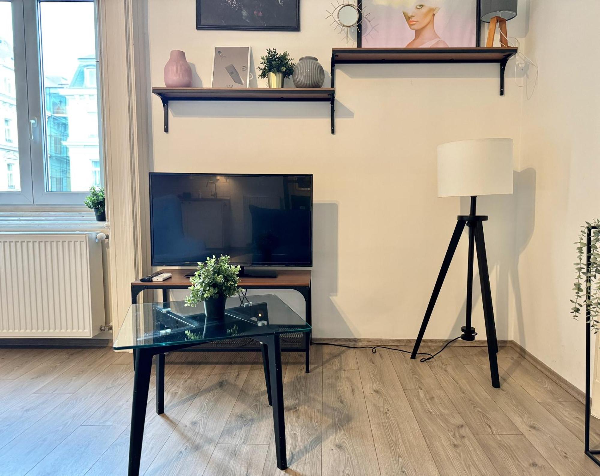 By Hi5 Apartments- Erzsebet 44 * Budapeste