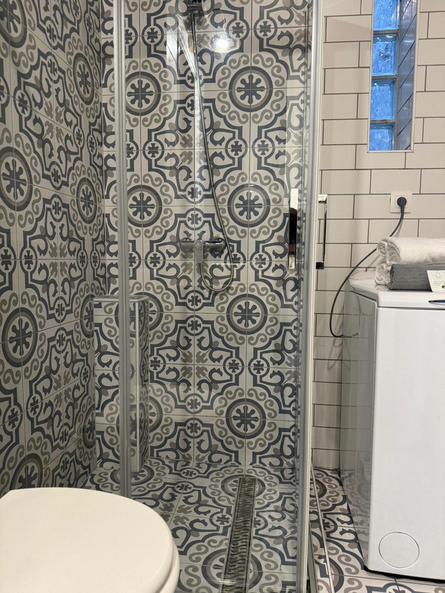 By Hi5 Apartments- Erzsebet 44 * Budapeste
